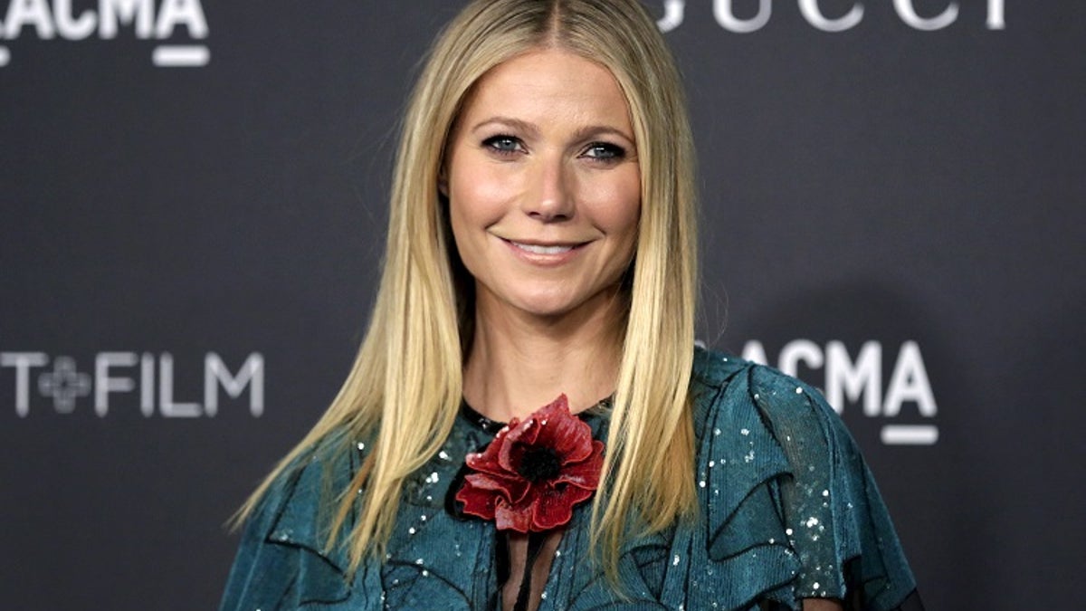 Actress Gwyneth Paltrow arrives at the LACMA Art + Film Gala in Los Angeles, California, November 7, 2015. REUTERS/Jonathan Alcorn - RTS5ZI9