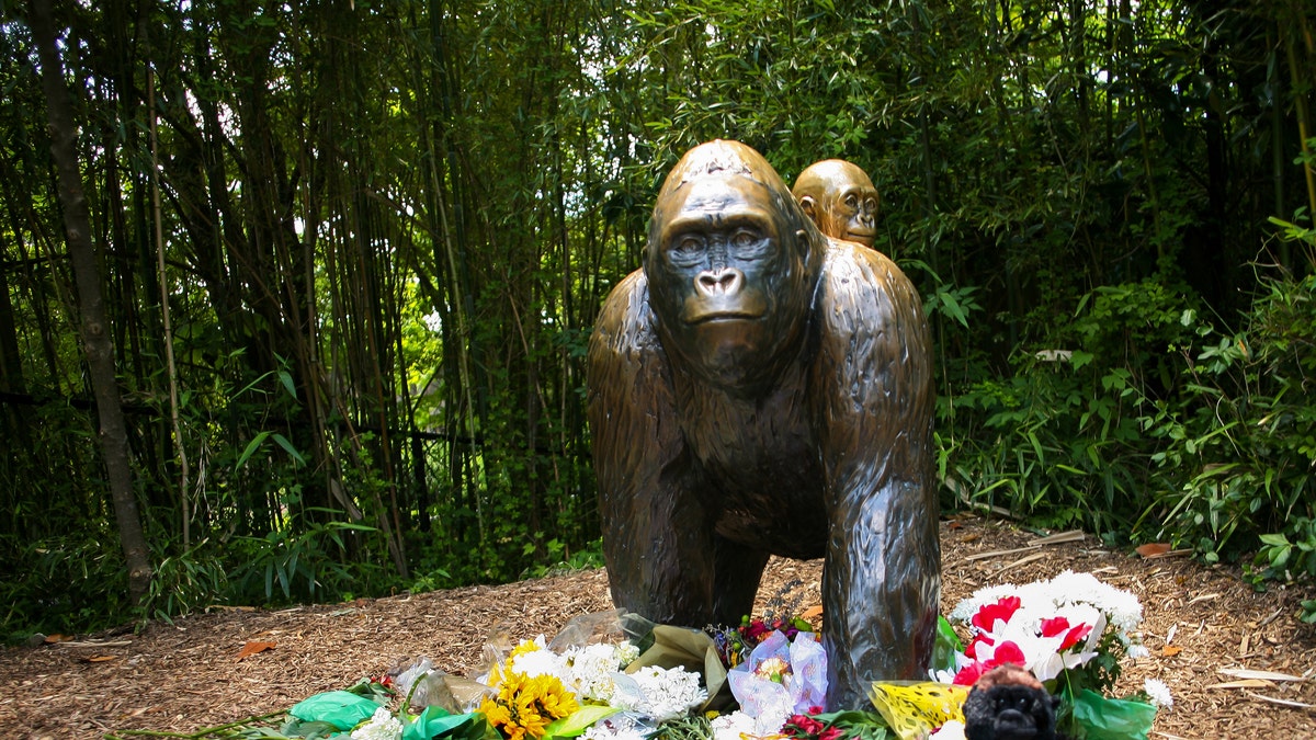 HarambeStatue