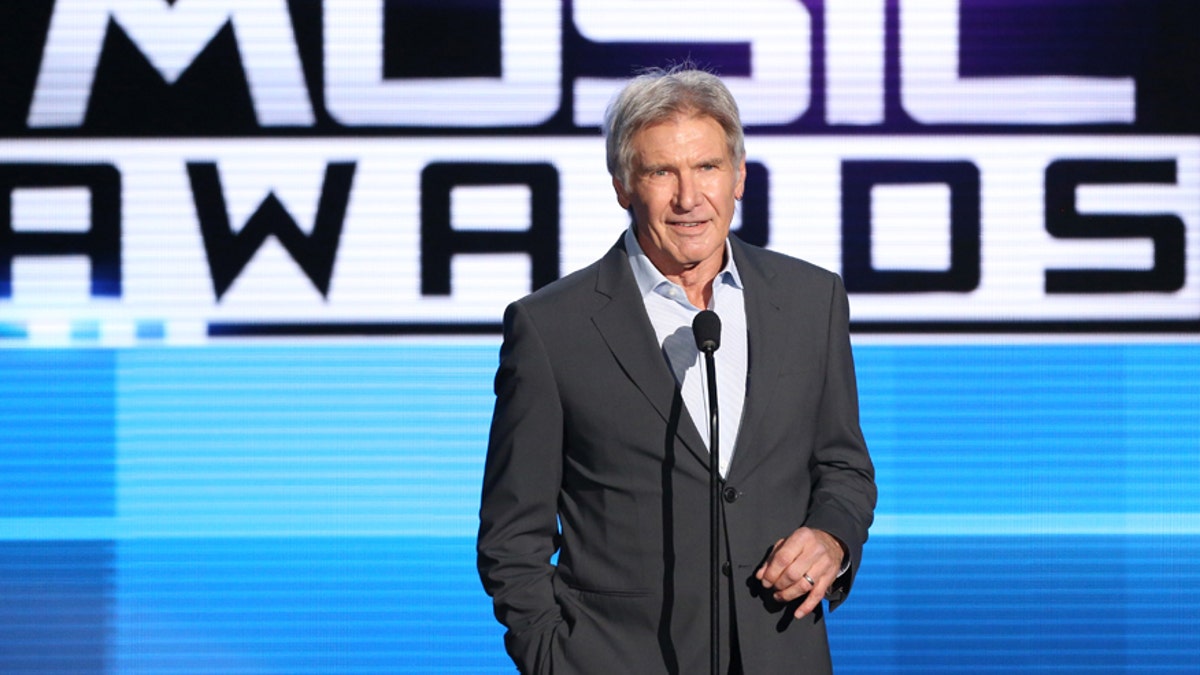 American Music Awards mencakup penghormatan dan ciuman ‘Star Wars’