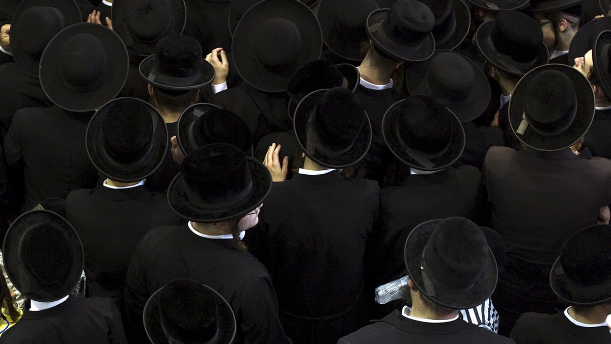 hasidic crowd reuters