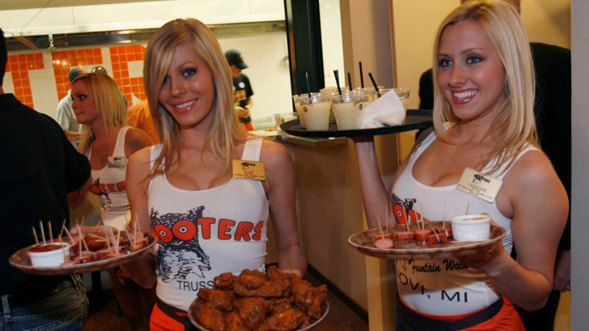 Hooters TX School