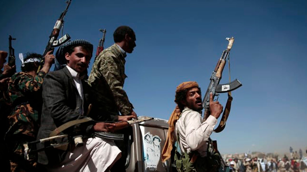 houthi rebels AP