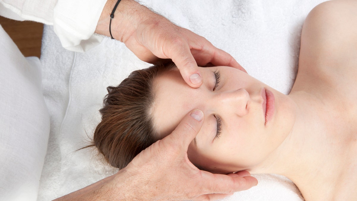 hypnosis massage istock medium