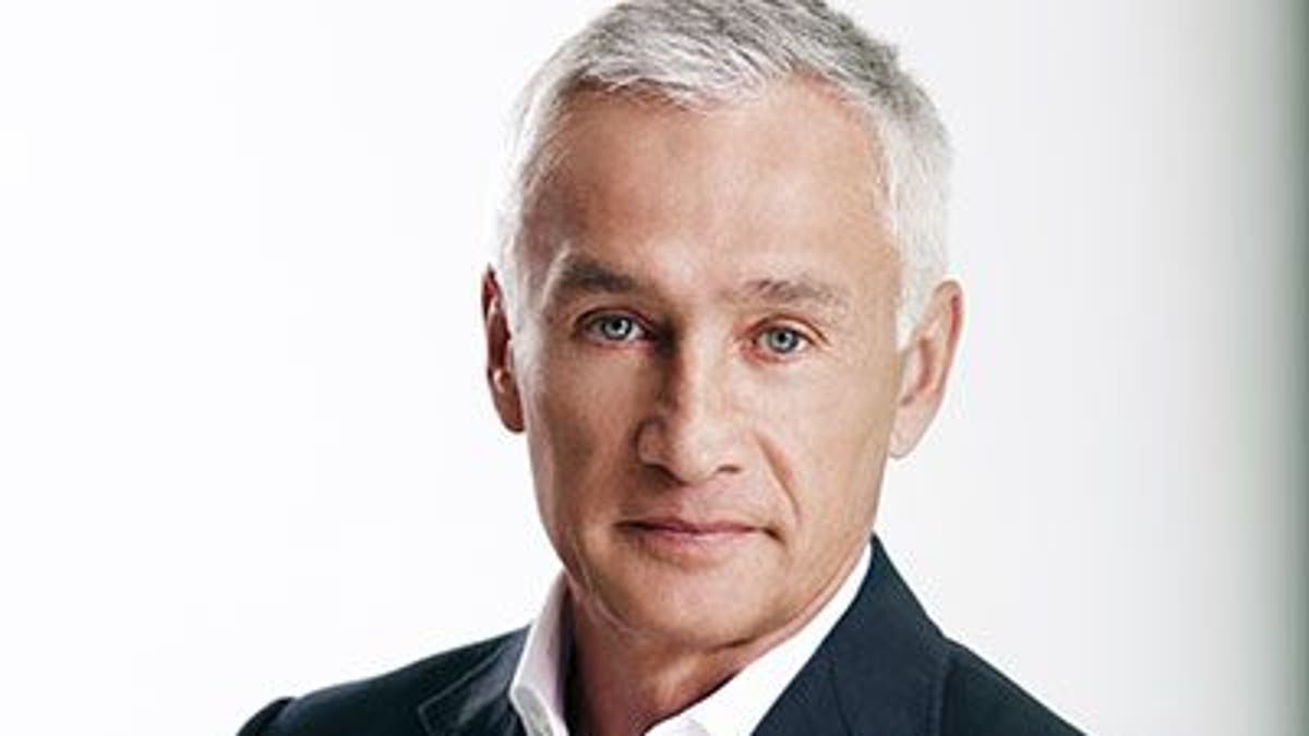 Univision’s Jorge Ramos put a spotlight on maskless Ukrainian refugees fleeing their war-torn nation for safety in Poland on Wednesday, when the liberal reporter wasn’t wearing a mask himself. 