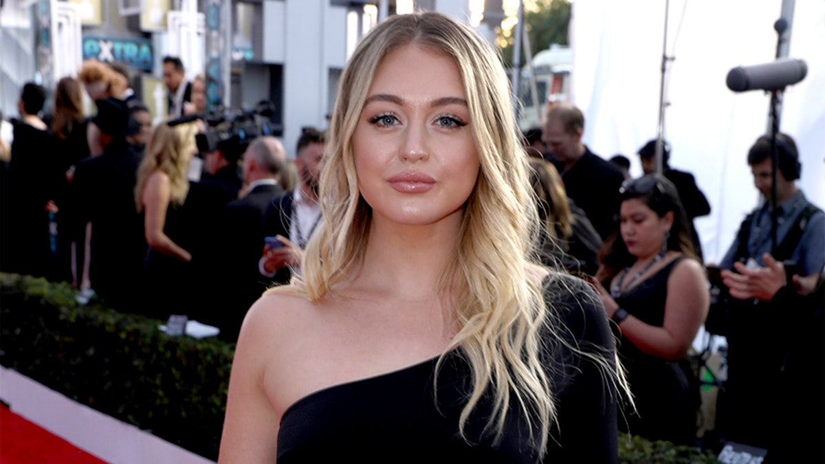 Iskra Lawrence arrives at the 24th annual Screen Actors Guild Awards at the Shrine Auditorium & Expo Hall on Sunday, Jan. 21, 2018, in Los Angeles. (Photo by Matt Sayles/Invision/AP)
