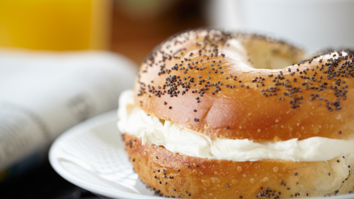 poppy_seed_bagel