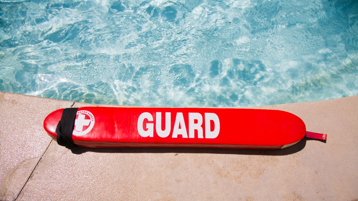 lifeguard_pool