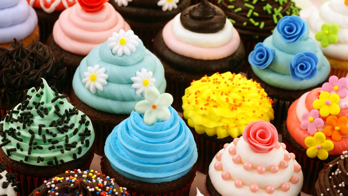 8a77a7be-cupcakes istock