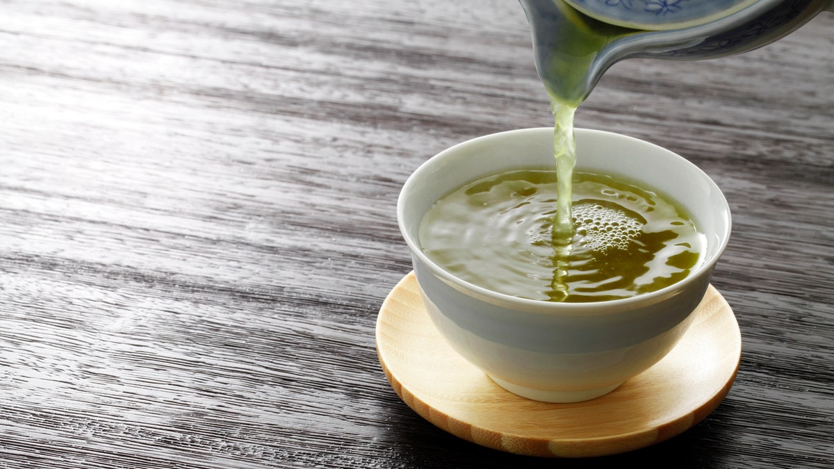 56fc4d63-Green tea istock