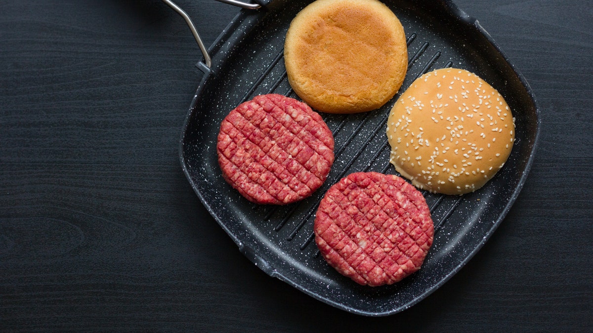 7 Tips for Cooking a Burger Without a Grill
