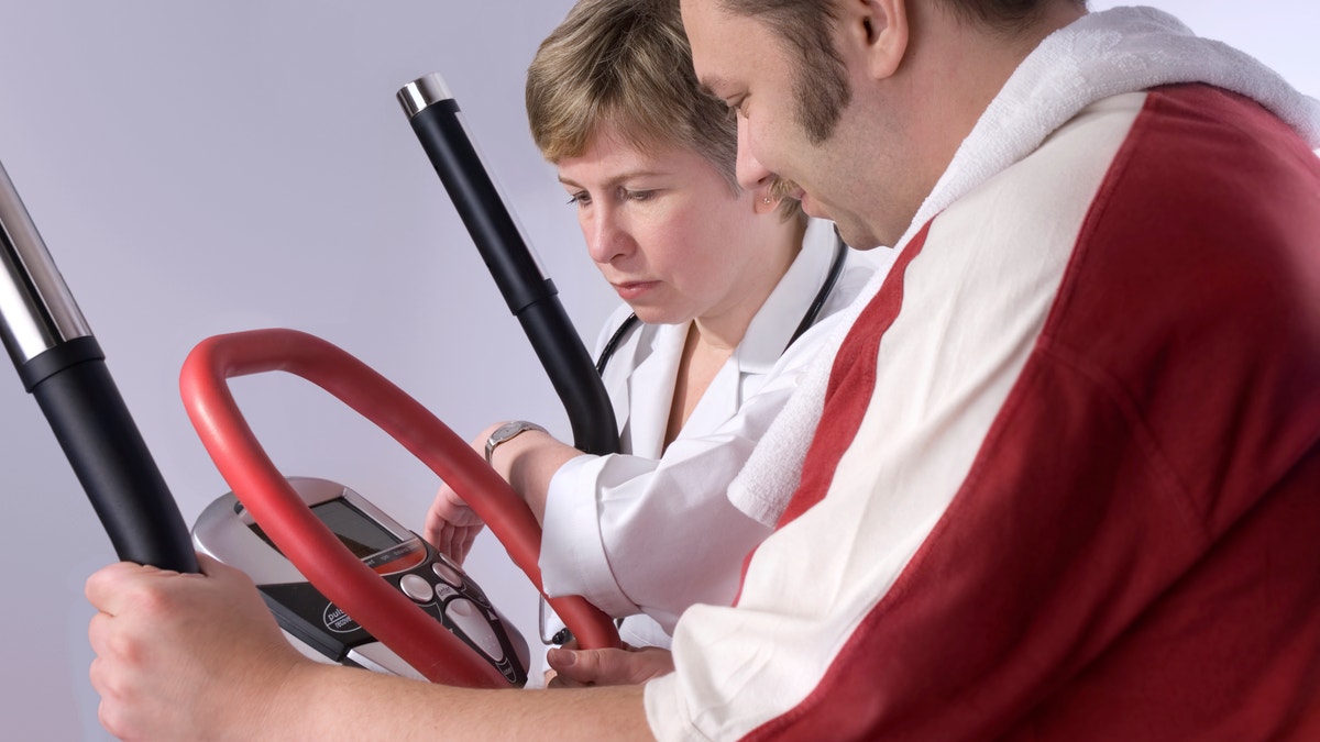 overweight_man_exercise_doctor_istock