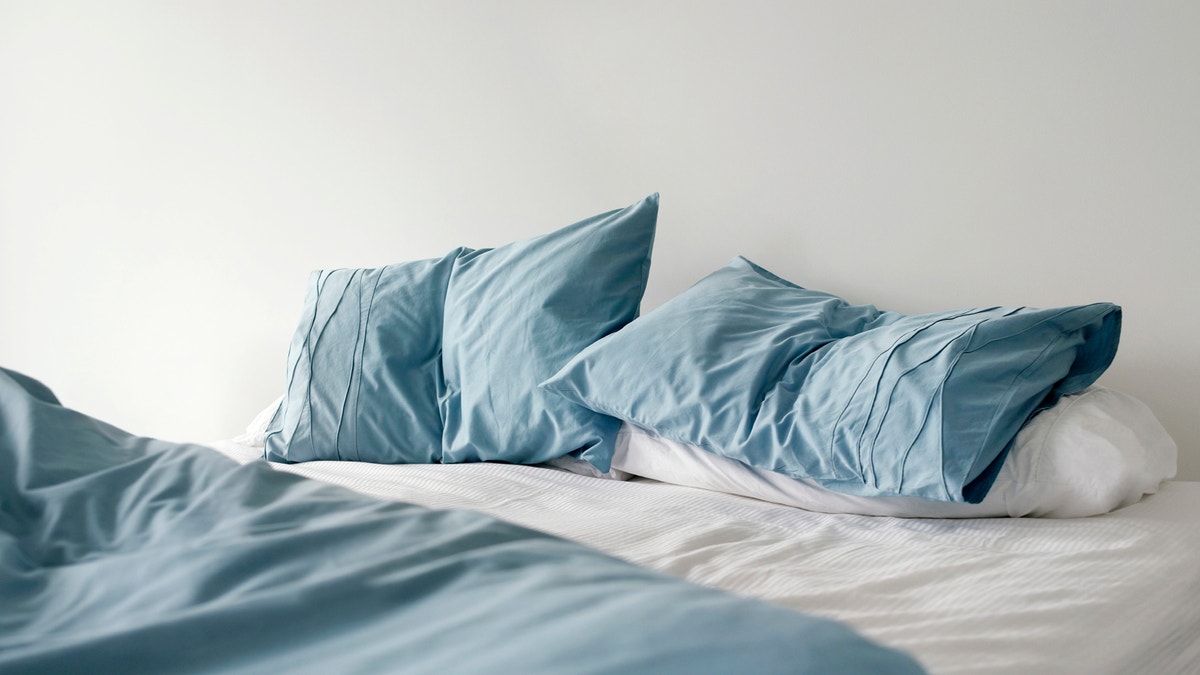 bed_sheets_messy_istock
