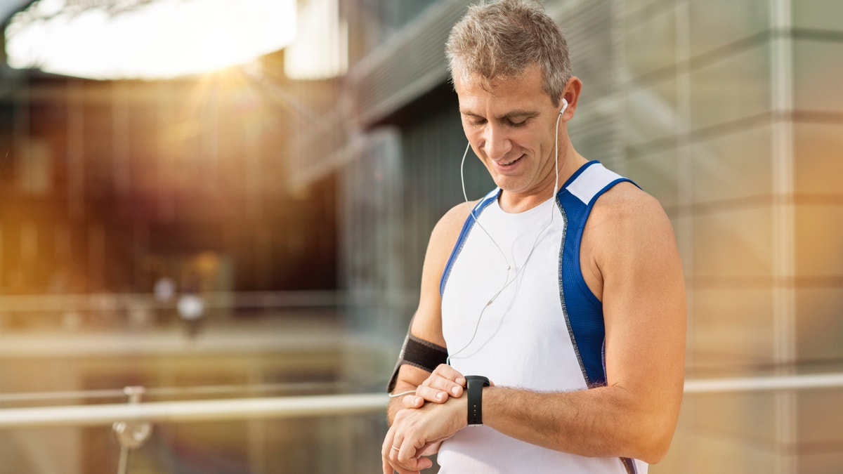 middle_aged_man_exercise_run_istock