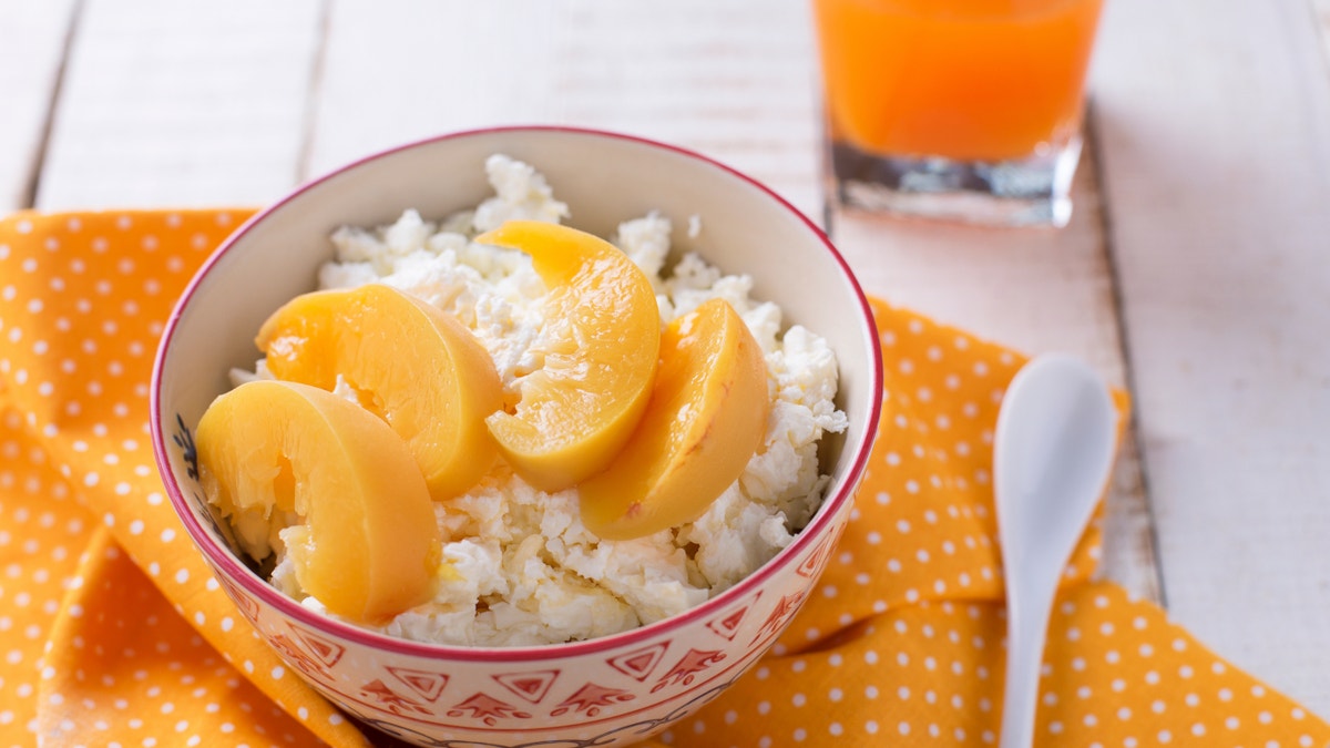 cottage_cheese_peaches_istock