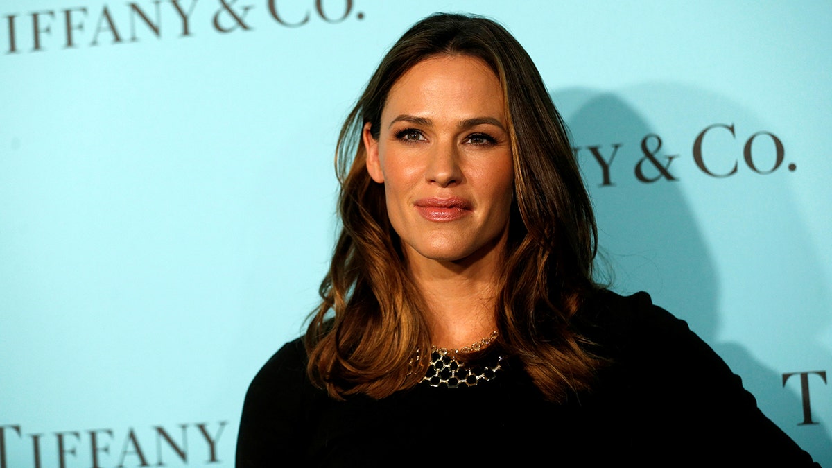 Actor Jennifer Garner poses at a reception for the re-opening of the Tiffany & Co. store in Beverly Hills, California U.S., October 13, 2016. REUTERS/Mario Anzuoni - S1BEUGWIOFAA