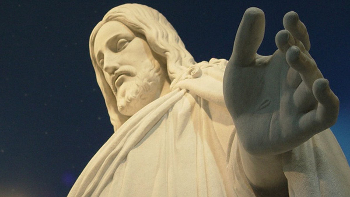 jesusstatue7.jpg