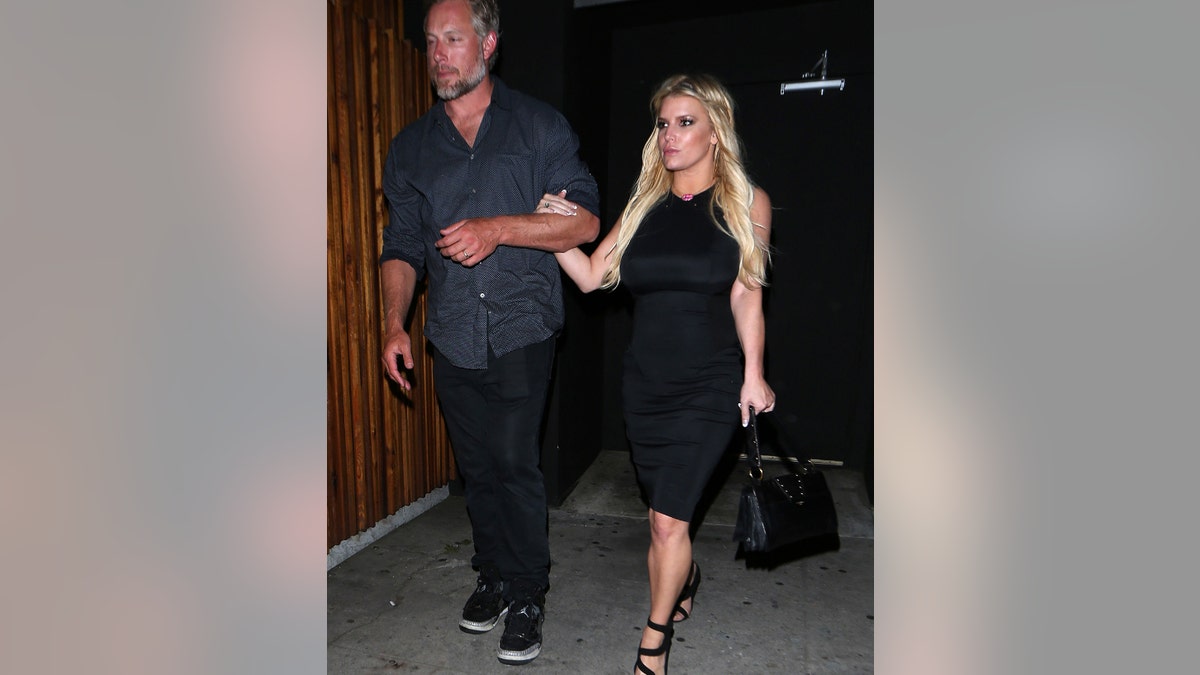 ET ONLY Jessica Simpson LBD splash news