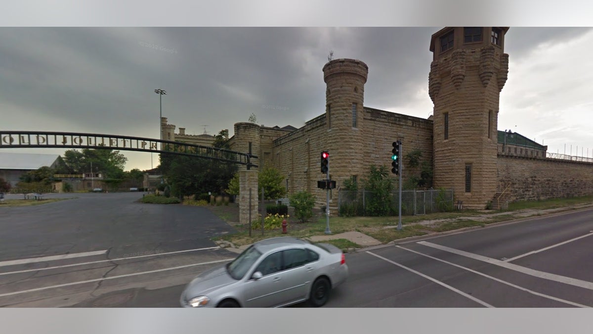 joliet prison 112