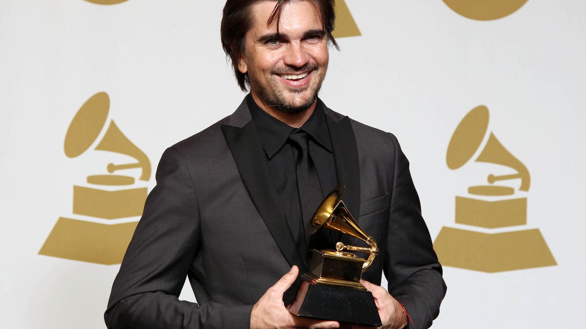 6cdc1d0e-2013 Grammy Awards Press Room
