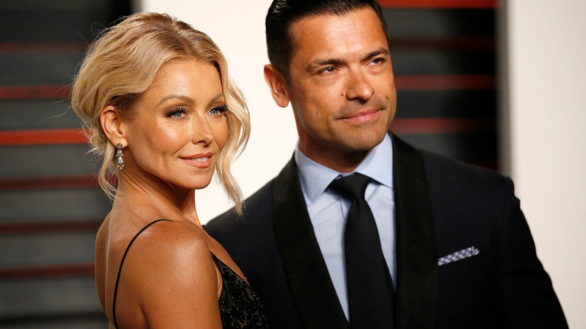 kelly ripa and mark consuelos reuters resized