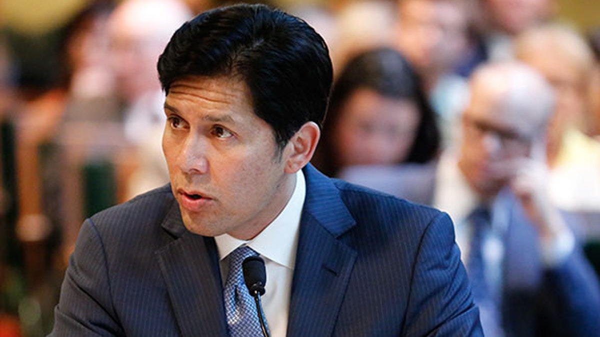 118b047c-kevin de leon