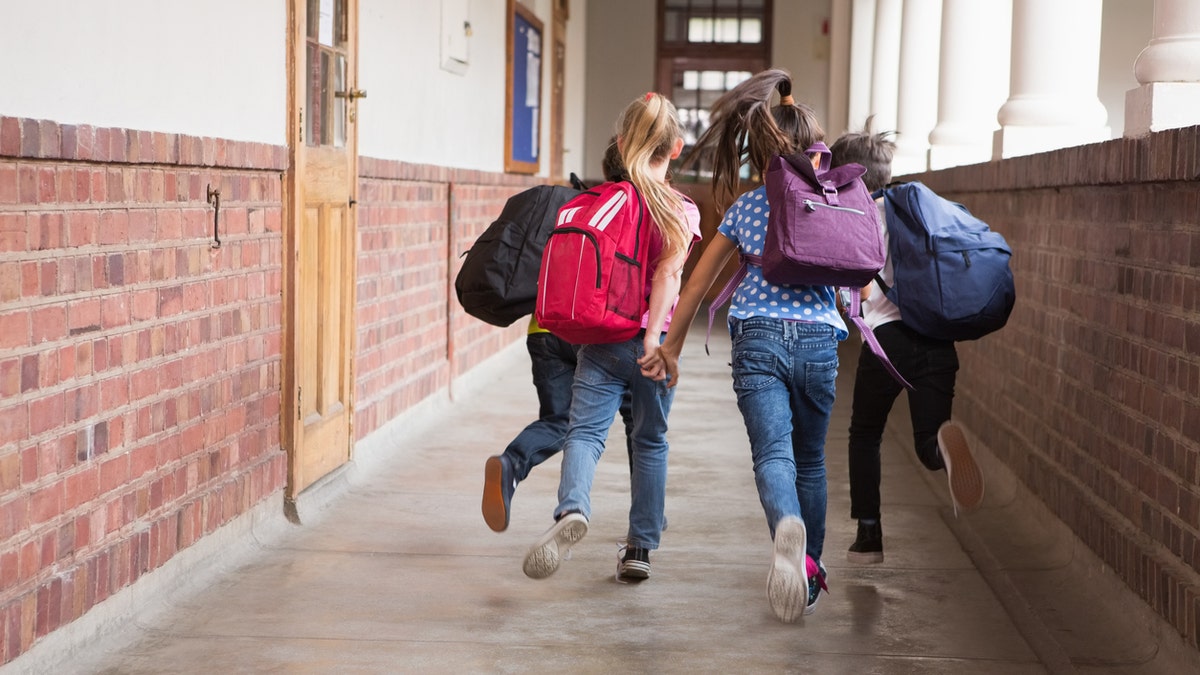 kids_hallway