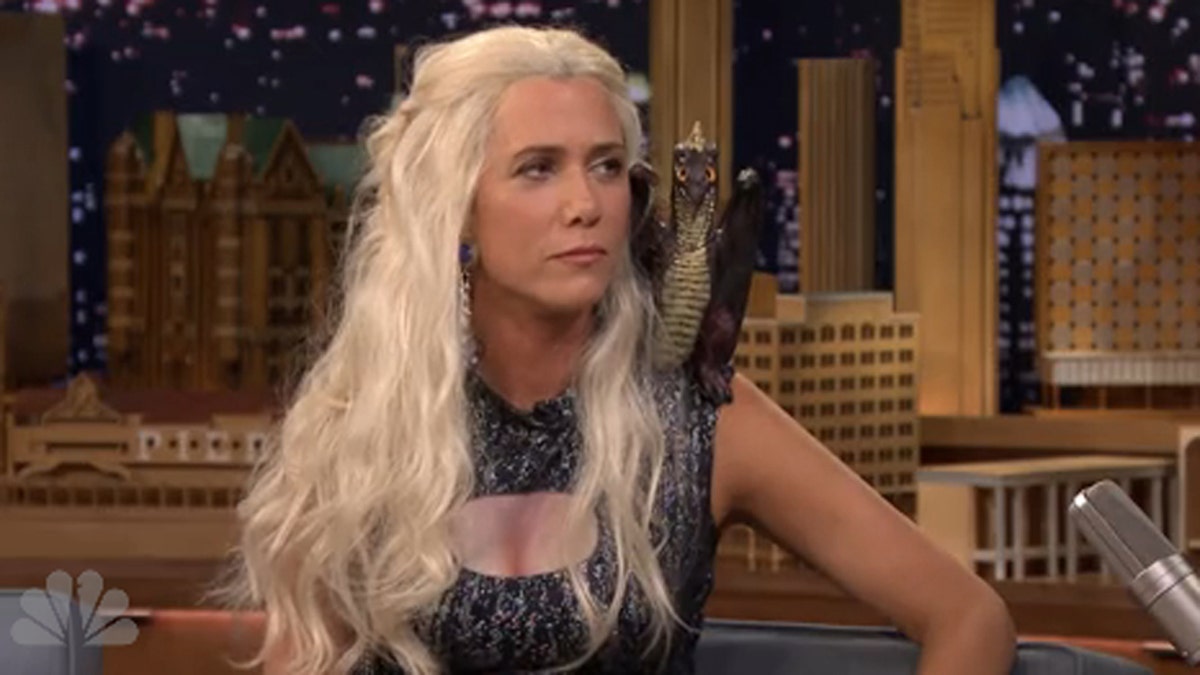 Kristen Wiig interviewed as Khaleesi from 'Game of Thrones' on 'The