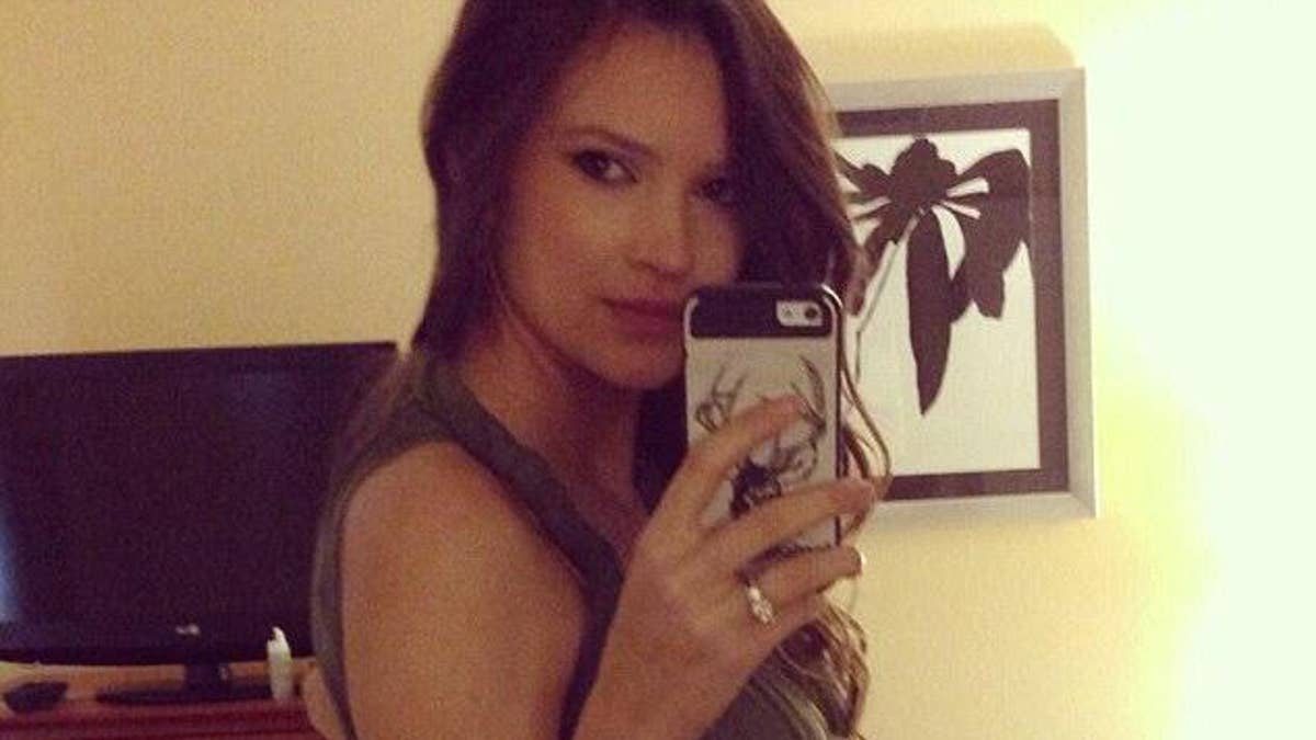 Victorias Secret Model Who Gave Up Modeling for God Reveals Baby Bump Fox News