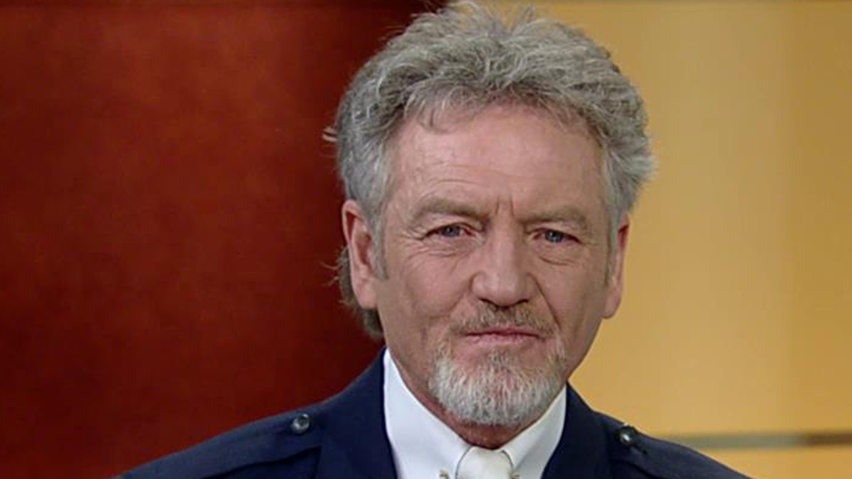 larry gatlin headshot