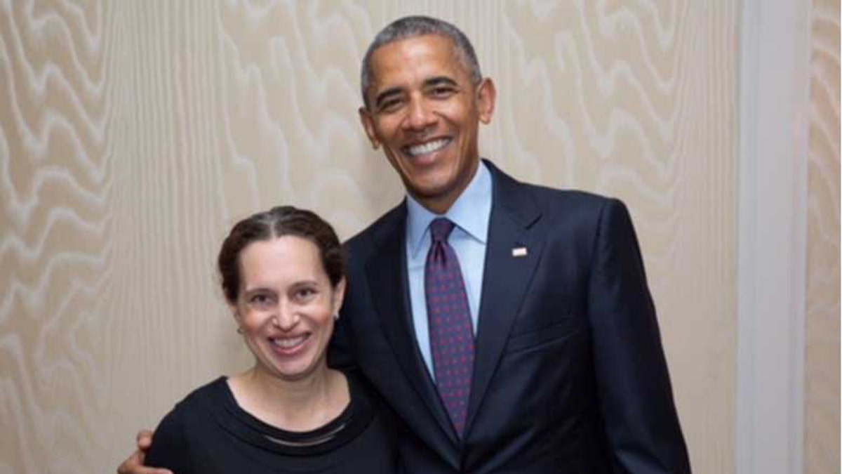 LAuren Baer wit OBama