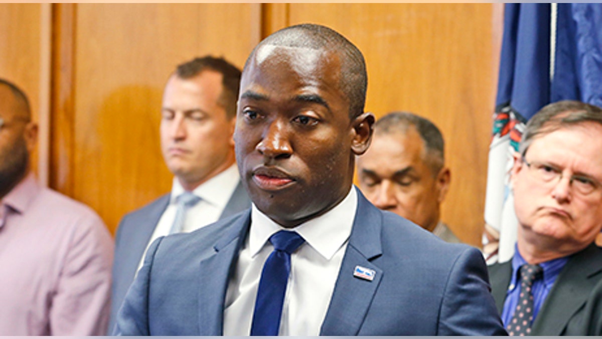 Levar_Stoney