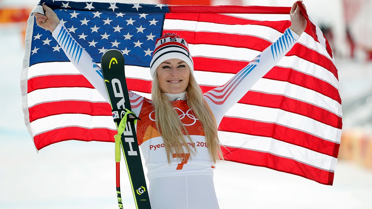 Lindsey Vonn celebrates bronze medal