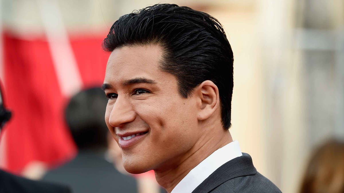 LOS ANGELES, CA - JANUARY 25:  TV personality Mario Lopez attends the 21st Annual Screen Actors Guild Awards at The Shrine Auditorium on January 25, 2015 in Los Angeles, California.  (Photo by Frazer Harrison/Getty Images)