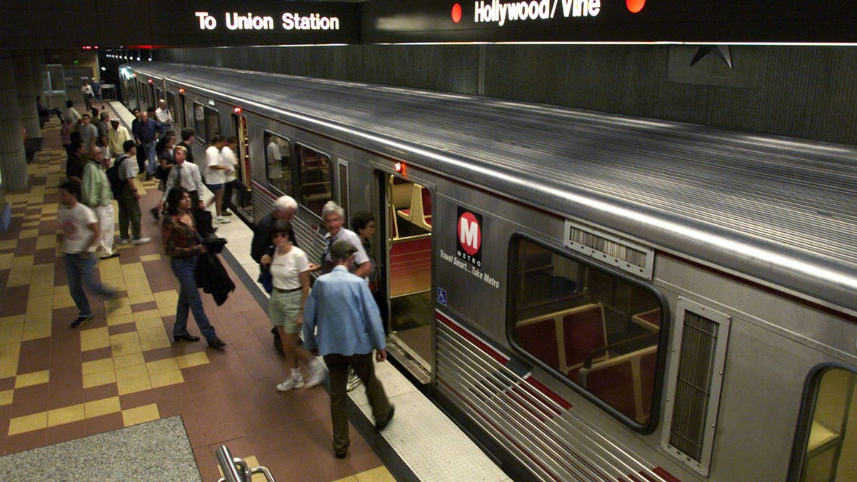 6866cf9c-Los Angeles Metro 1