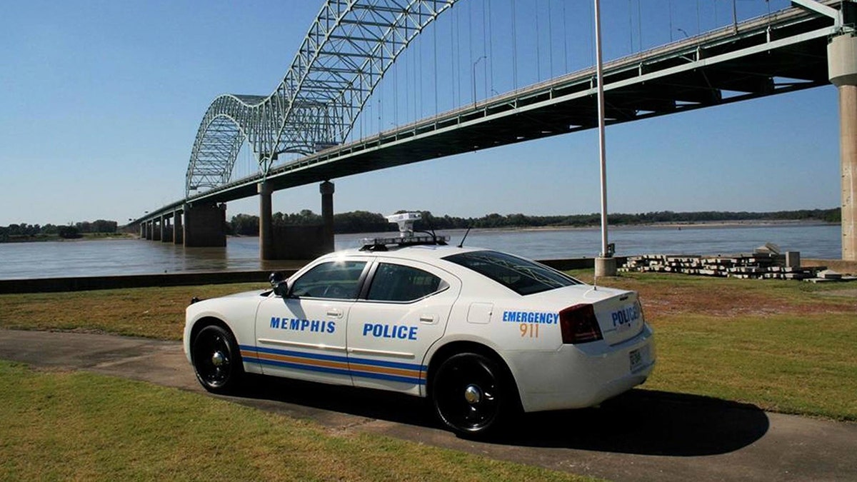 memphis police car