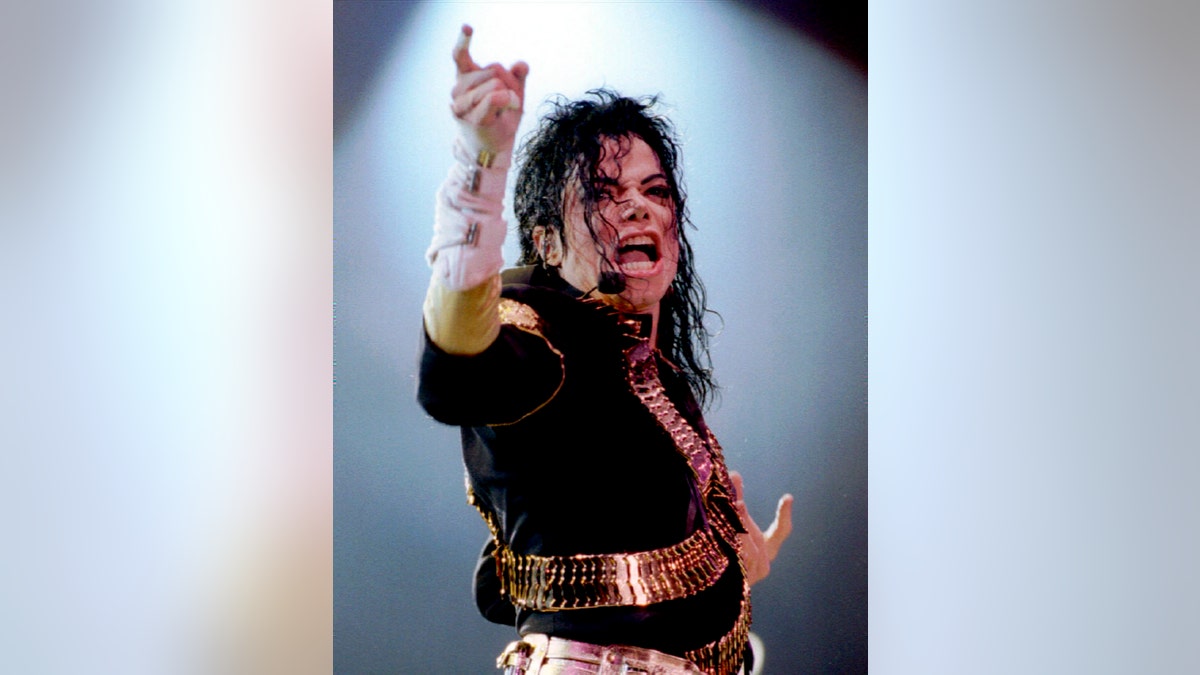 MICHAELJACKSON/