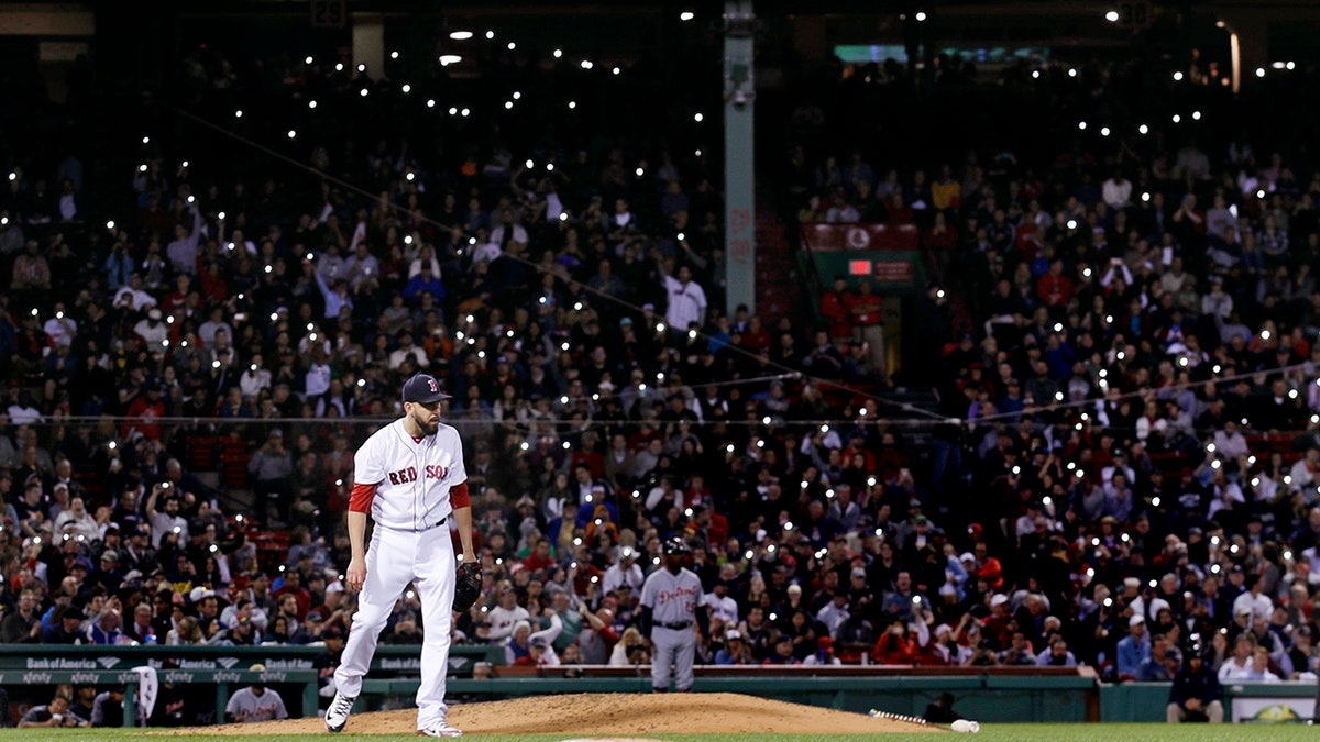 red sox fan delay