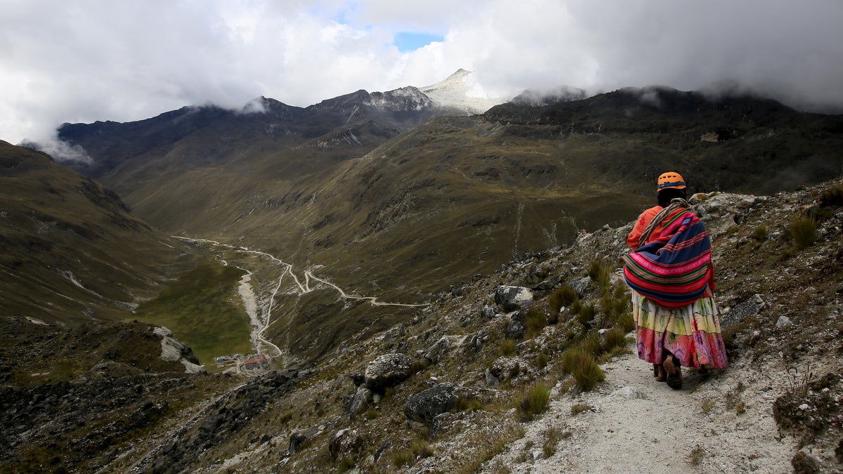 BOLIVIA-WOMEN/CLIMBING