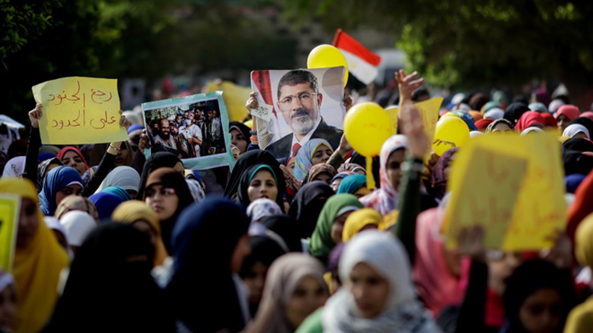 Mesir mengubah tempat sidang Morsi setelah seruan protes massal