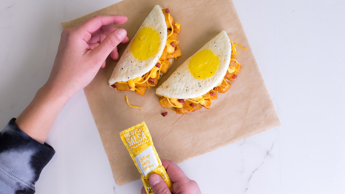 naked egg taco bell