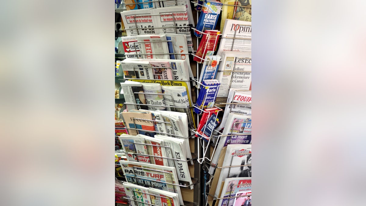 NewspaperRack2