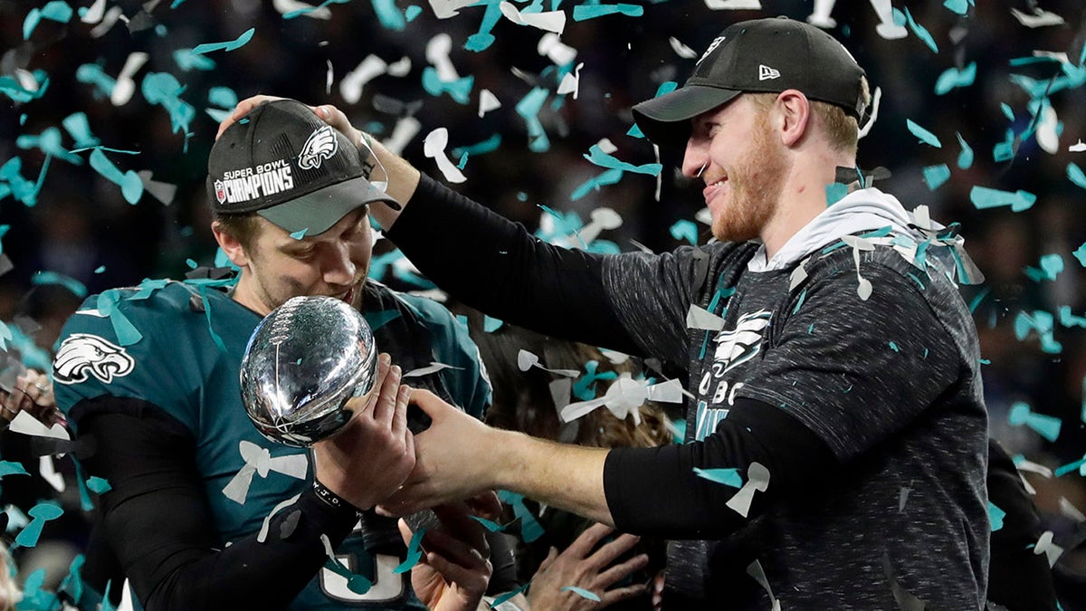 nfl eagles wentz