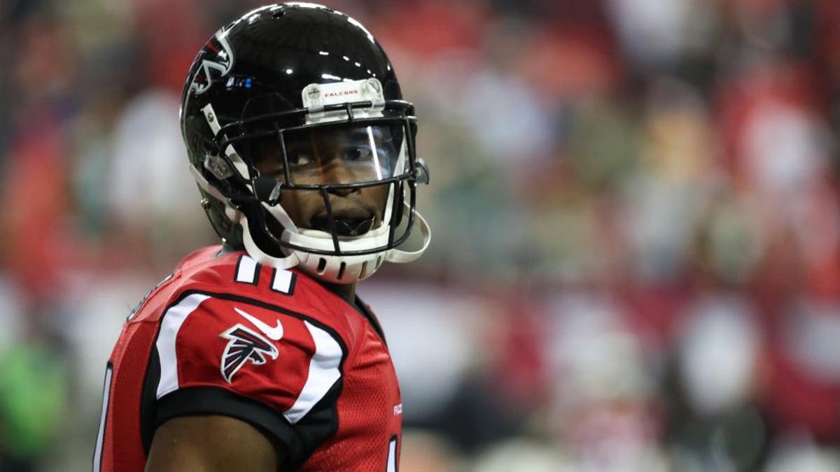 Jan 22, 2017; Atlanta, GA, USA; Atlanta Falcons wide receiver Julio Jones (11) warms up prior to the game between the Atlanta Falcons and the Green Bay Packers in the 2017 NFC Championship Game at the Georgia Dome. Mandatory Credit: Jason Getz-USA TODAY Sports