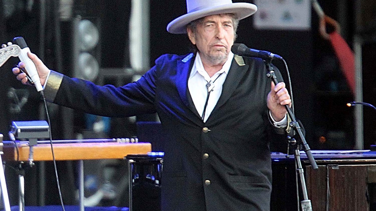 bob dylan nobel prize ap