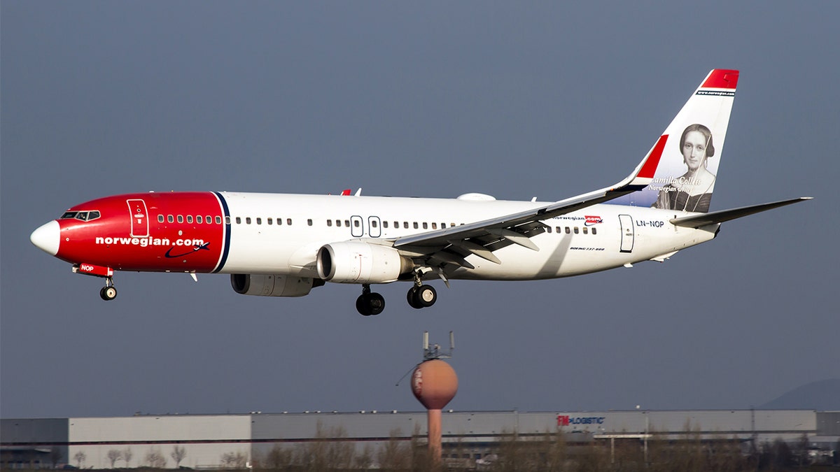 e6f4ed2d-norwegian air istock