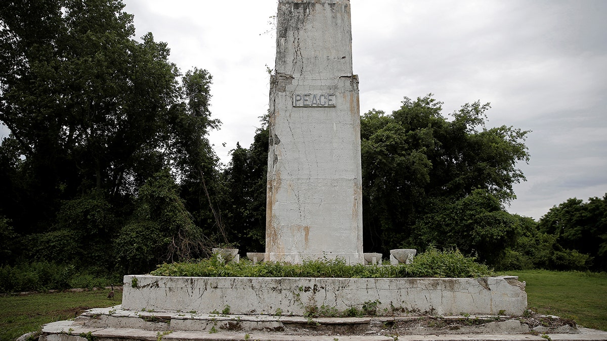 Hart island2