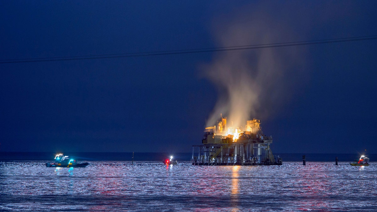 Oil Rig Explosion 3