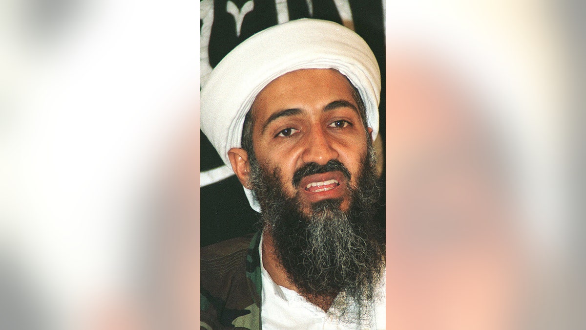 The Arabic-language television station al-Jazeera said November 12,2002 that Saudi-born dissident Osama bin Laden, shown in Afghanistan inthis May 26, 1998 file photo, has hailed recent anti-Western attacks inBali, Kuwait and Yemen, and last month's hostage-taking in Moscow. Thetelevision said bin Laden also issued a warning to citizens ofcountries allied with the United States in a new audio tape. It gave nofurther details. A Jazeera official told Reuters the Qatar-basedchannel would broadcast the message at around 3 p.m. EST. He did notsay how the channel obtained the tape. REUTERS/Stringer/FilesME - RP3DRIEFHQAA