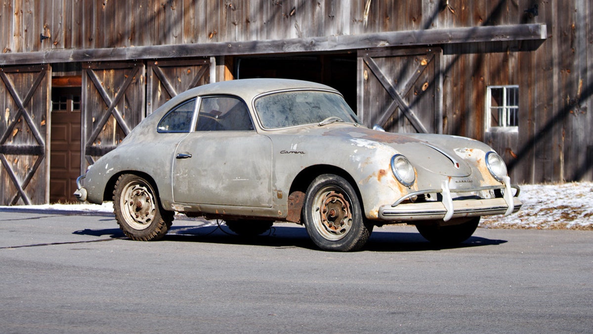 PORSCHE BARN