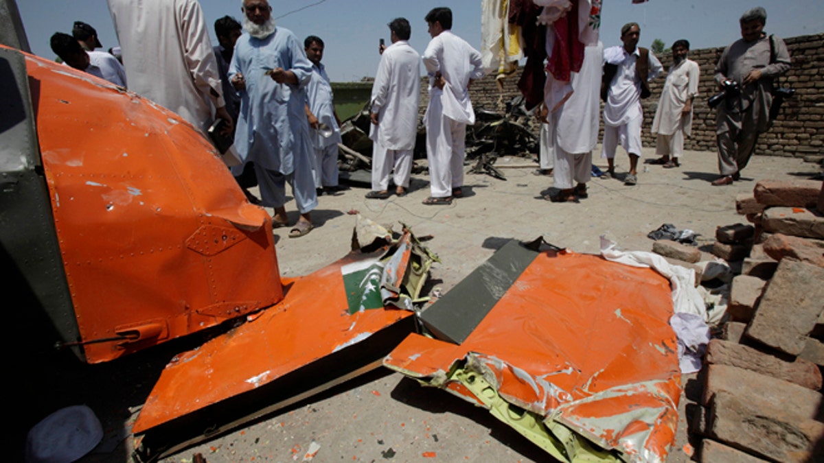 932818bb-Pakistan Plane Crash
